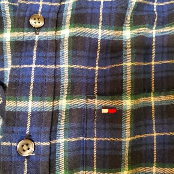 (SOLD) Tommy Hilfiger Men's Casual Dress Shirt - Picture 3 of 4